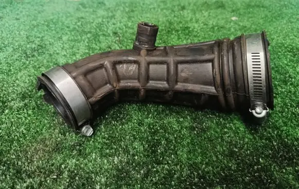 Suzuki SX4 S-Cross Air intake hose/pipe