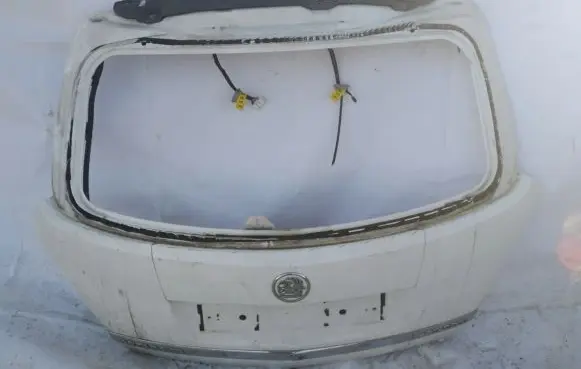 Opel Antara Tailgate/trunk/boot lid balta