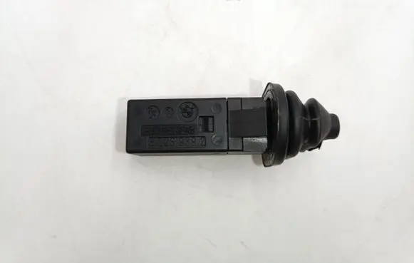 BMW X5 E70 Fuel tank opening switch 51178228939 8228939