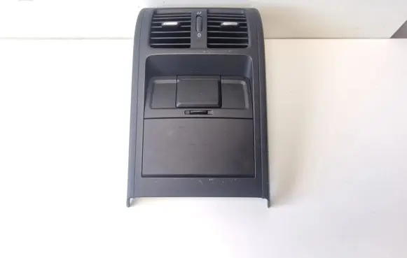 Volkswagen PASSAT B6 Rear air vent grill 3C0864298BB