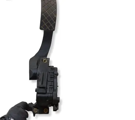 Volkswagen PASSAT B5 Accelerator throttle pedal 8D1721523 6PV00777007