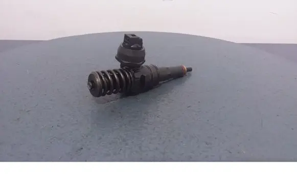 Volkswagen Caddy Fuel injector 038130073AG