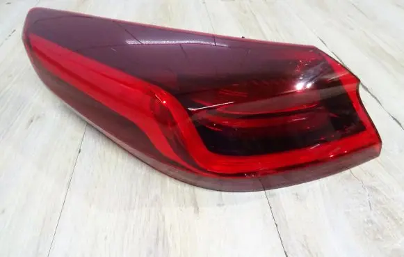 KIA Xceed Rear/tail lights J792431210