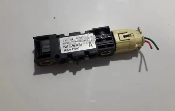 Nissan Primera Airbag deployment crash/impact sensor 98830AY000 0285003019