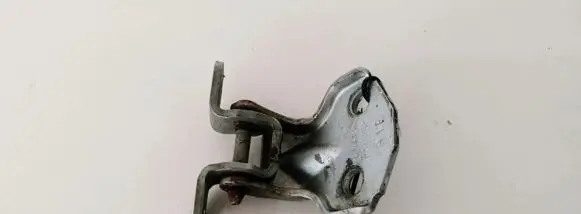 Subaru Outback Rear door lower hinge RLR