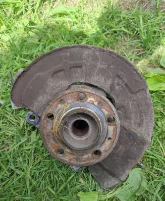Volvo S80 Front wheel hub