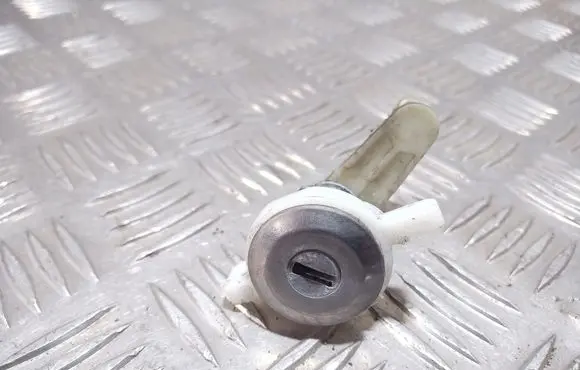 Renault Scenic I Front door lock (next to the handle) 