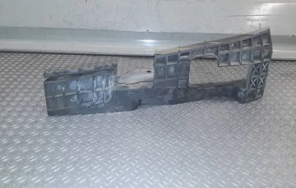 Lexus IS 220D-250-350 Front bumper mounting bracket 5211653020