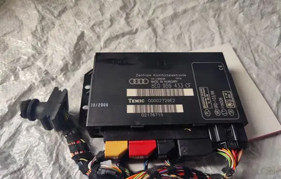 Audi A4 S4 B7 8E 8H Comfort/convenience module 8E0959433CF