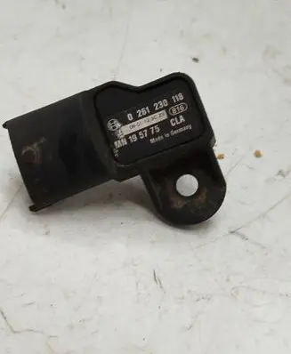 Mitsubishi Colt Air pressure sensor 0261230118 MN195775
