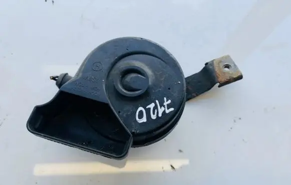 Toyota Avensis Verso Horn signal e30055307