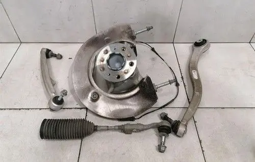 BMW M4 G82 G83 Front wheel hub 31208095663