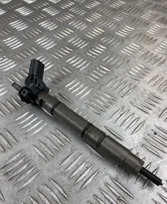 Audi Q7 4M Fuel injector 059130277ED