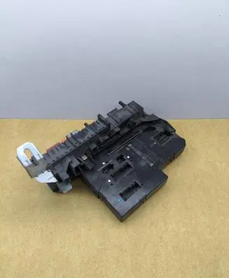 Mercedes-Benz C W204 Fuse module 2049000902 5DK00922513