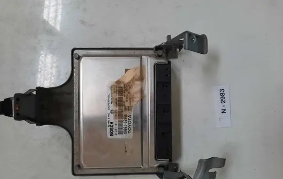 Toyota Yaris Engine control unit/module 0281011126