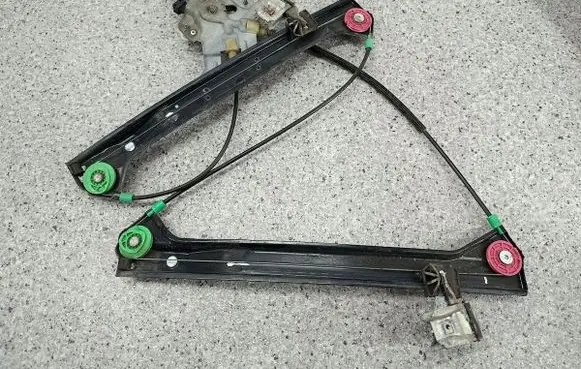 Saab 9-3 Ver2 Front door window regulator with motor
