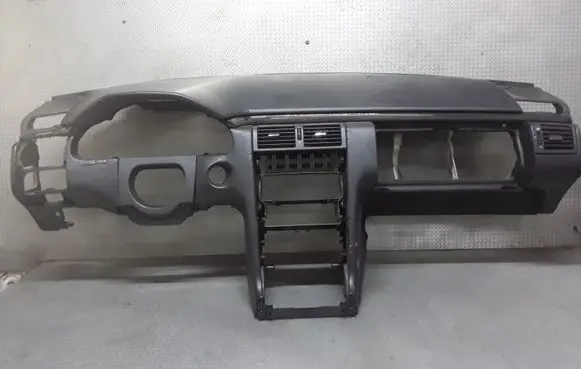 Mercedes-Benz E W210 Dashboard