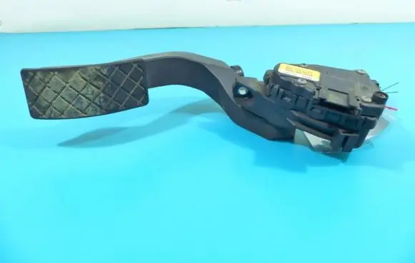 Volkswagen PASSAT B5.5 Accelerator throttle pedal 8D1723523L IMPRK1215837