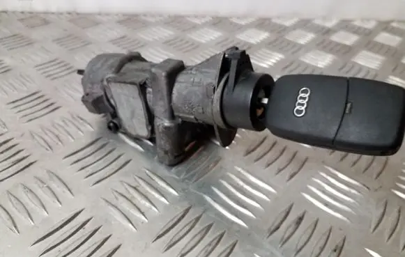 Audi A4 S4 B5 8D Ignition lock 4B0905851B