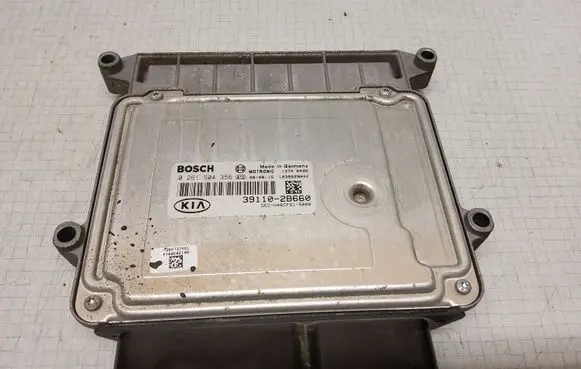 KIA Ceed Engine control unit/module 391102B660 0261S04356