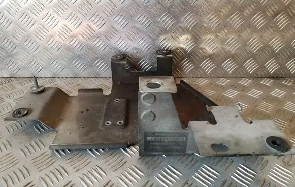 Chrysler Grand Voyager IV Webasto auxiliary heater mount bracket 05005600AG