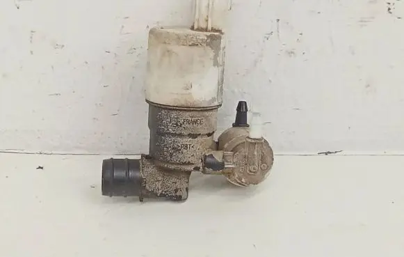 Volvo V60 Windscreen/windshield washer pump BK2117K624BA AV6117K624AA