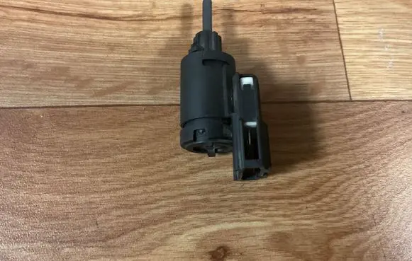 Audi A4 S4 B7 8E 8H Brake pedal sensor switch 3B0945511C 19322010 05344