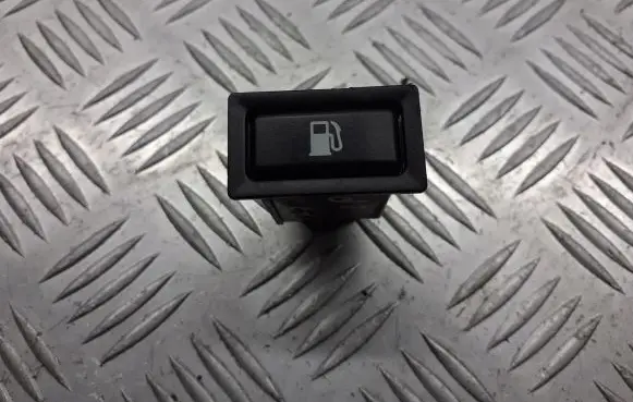 Toyota Avensis T250 Fuel tank opening switch 156795