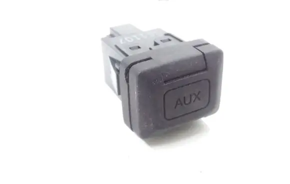 Honda CR-V AUX in-socket connector M34736