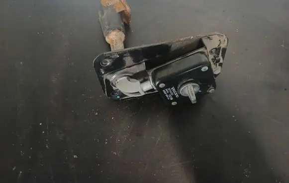 Volvo XC90 Spare wheel mounting bracket 30714793 D019