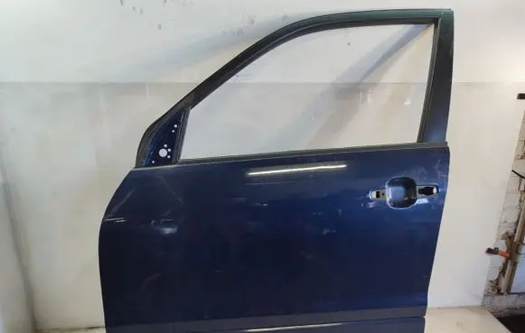 Suzuki Grand Vitara II Front door