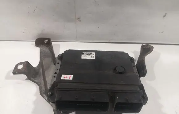 Lexus IS 220D-250-350 Engine control unit/module 8966153700 1758007703