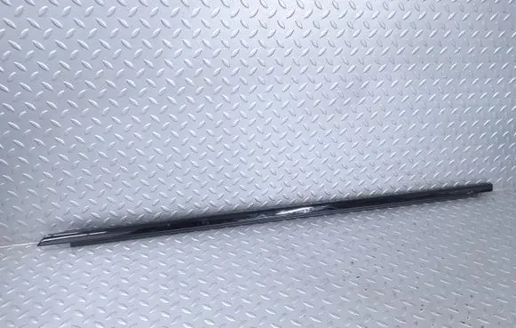 BMW X6 G06 Front door glass trim molding 7446191 51337446191