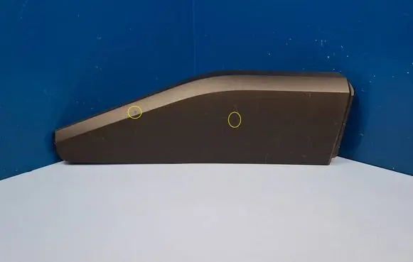 Rear door trim (molding)