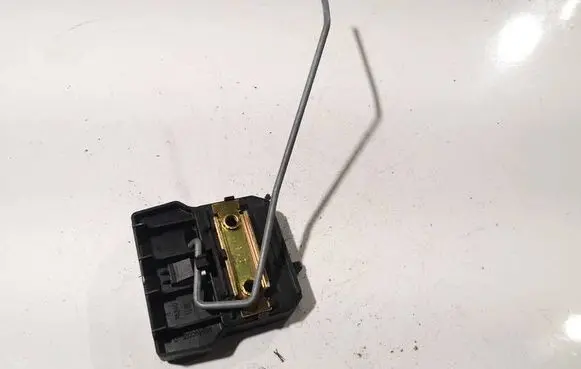 Saab 9-3 Ver2 Seat back rest lock catch 90589003