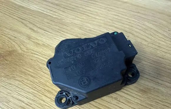 Volvo XC70 Air flap motor/actuator 30676510