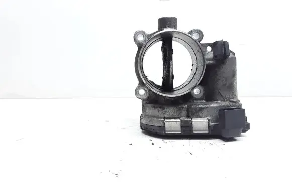 Volvo V70 Throttle valve 8692720