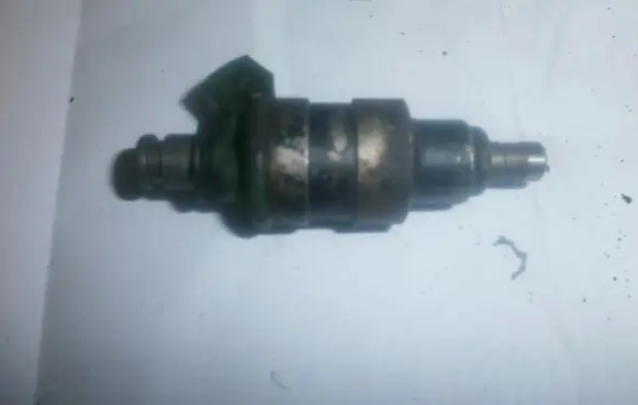 Mazda 323 Fuel injector 1955000456