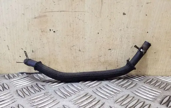Toyota Avensis T270 Fuel line/pipe/hose 