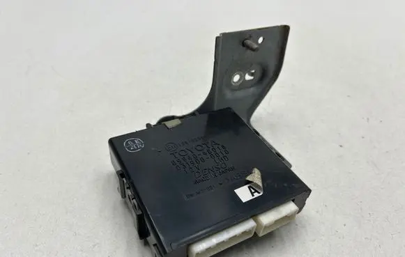Lexus RX 300 Light module LCM 8994048010 0319000010