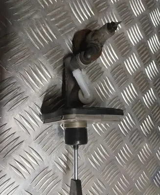 KIA Sorento Clutch release bearing slave cylinder 
