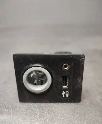 Volkswagen PASSAT B8 USB socket connector 5Q0035726E