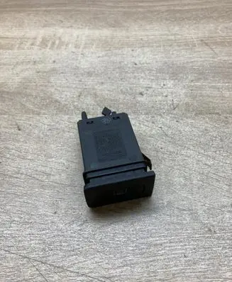 Volkswagen Golf IV Windscreen/window heater switch 1J0953235J 1J0953235H