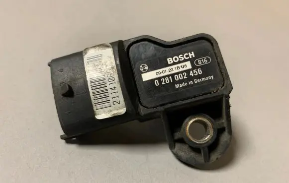 Volvo S40, V40 Air pressure sensor 0281002456 0901221BU6