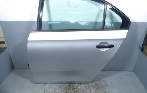 Skoda Rapid (NH) Rear door