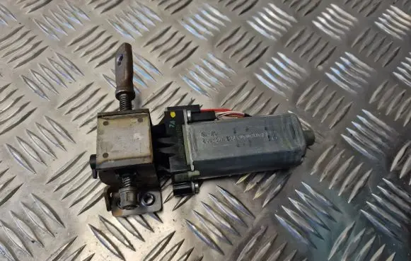 Audi A4 S4 B7 8E 8H Seat adjustment motor 0390203218