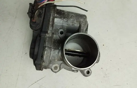 Toyota Yaris Engine shut-off valve 261000n030