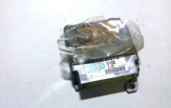 Toyota Avensis Verso Airbag control unit/module 8917044050 89170-44050