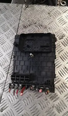 Volkswagen PASSAT B6 Fuse module 3c0937125
