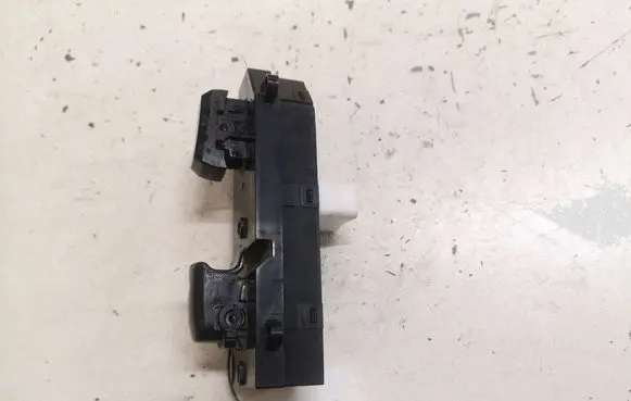 Hyundai Santa Fe Electric window control switch 371510